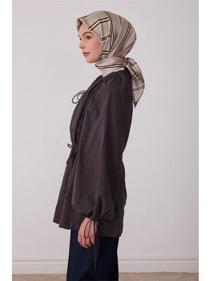 Belli Taş Geometrik Desen %100 Twill Ipek Eşarp 4405-85