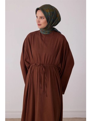 Belli Yeşil Etnik Desen %100 Twill Ipek Eşarp 4404-04