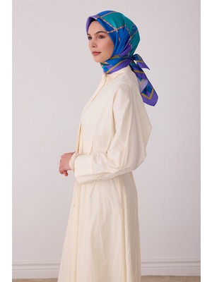 Belli Mavi Geometrik Desen %100 Twill Ipek Eşarp 4419-50