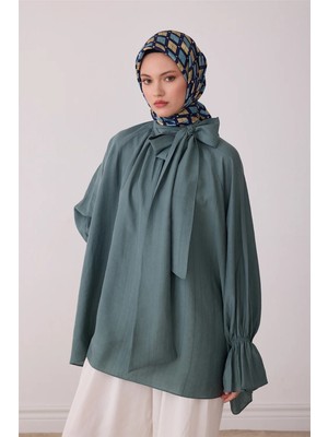Belli Mavi Geometrik Desen %100 Twill Ipek Eşarp 4408-81