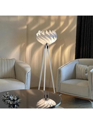 Modern Ahşap Tripod Lambader – Dekoratif Salon Köşe Lambası (Beyaz)