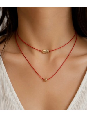 Femenino Kırmızı Ipli Lak Kaplama Balık Uçlu Choker Kolye ve Gold Dorika Kolye Kombin