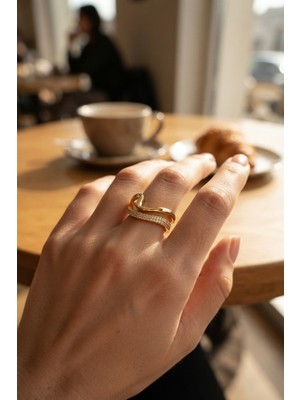 Fantastik Store Gold Renk Dalgalı ve Zirkon Taşlı Model Kadın Yüzük - Lisinya