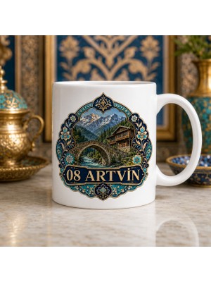 Ajans 313 08 Artvin Temalı Baskılı Kupa Bardak – Taş Köprü, Dağ ve Geleneksel Ev Tasarımı