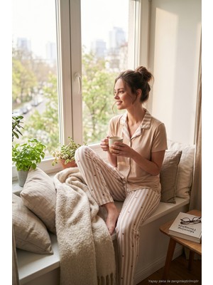 Lela Desenli Yumuşak Dokulu Kısa Kollu Pijama Takımı Bayan Pijama Takımı 65750120