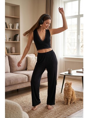 Lela Yumuşak Dokulu Sırtı Bağlamalı Dantelli Crop Pijama Takımı Bayan Pijama Takımı 6575015