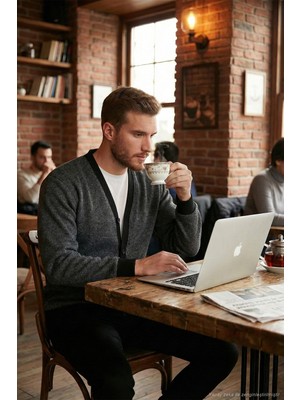 Buratti Pamuklu Regular Fit Düğmeli V Yaka Hırka Erkek Hırka 456205