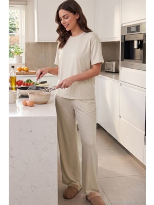 Lela Yumuşak Dokulu Bisiklet Yaka Lastikli Bel Kısa Kollu Pijama Takımı Bayan Pijama Takımı 65720102