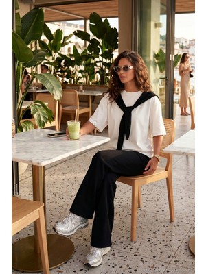 Lela Rahat Kalıp Bisiklet Yaka Omuz Şal Detaylı T Shirt Bayan T Shirt 5867044