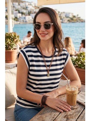 Lela Çizgili Oversize Fit Bisiklet Yaka T Shirt Bayan T Shirt 5866103