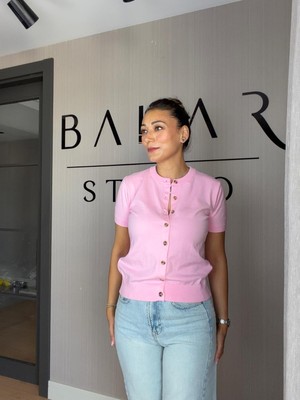 Bahar Düğme Detaylı Ince Triko Hırka