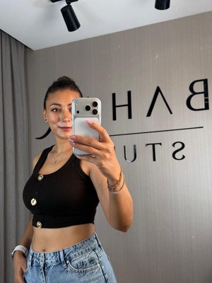 Bahar  Düğme Detaylı Fitilli Crop Atlet