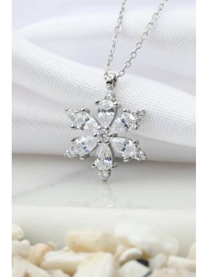 Tayfun Silver Lotus Çiçeği Beyaz Zirkon Taşlı Zarif Stil 925 Ayar Gümüş Kolye
