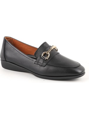 Libero Kadın Loafer Günlük Hakiki Deri U-Burun Dikişli Metal Aksesuarlı Esnek Termo Taban L031.26142202