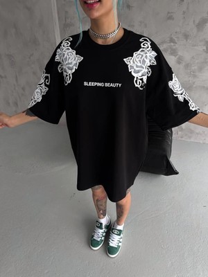 Tarz Yeri Kadın Kısa Kol Yazlık Tişört Bisiklet Yaka Baskılı Oversize T-Shirt - Siyah