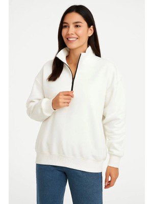 Tarz Yeri Kadın 3 Iplik Pamuklu Dık Yaka Yarım Fermuarlı Sweatshirt - Beyaz