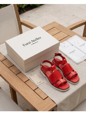 Futsi Shoes Cove Kırmızı Hakiki Deri Bilekten Tokalı Kadın Sandalet