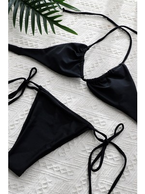 Kadın Siyah Yandan Bağlamalı Tangalı Üçgen Bikini Mayo Takımı