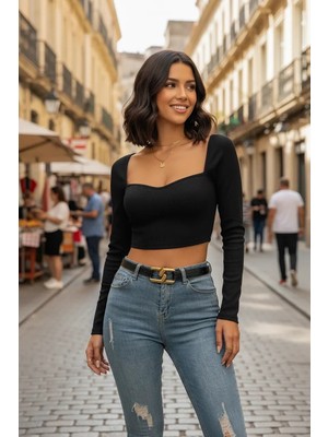 Nemere Kadın Siyah Modern Fit Uzun Kol Göğüs Dekolteli Şık Crop Top Bluz