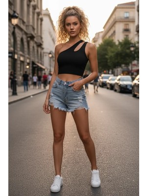 Nemere Kadın Siyah Modern Fit Tek Omuz Cut Out Detaylı Crop Top Bluz