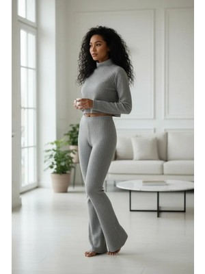 Nemere Kadın Gri Fitilli Boğazlı Crop Üst Ispanyol Paça Pantolon Eşofman Takımı Esnek 2’li Set