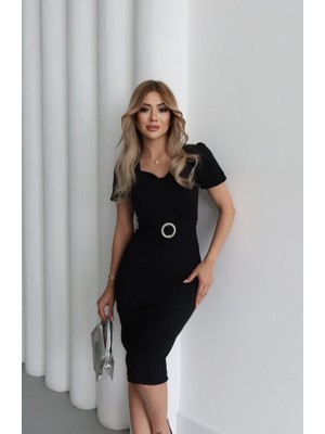 Trend Metkar Kadın Kısa Kollu Yakası Açık Önden Halka Detaylı Ithal Krep Elbise
