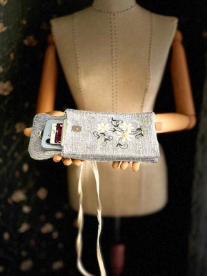 Ggart Handmade Meadov Nakış Işlemeli Keten Telefon Çantası, Telefon Kılıfı V24