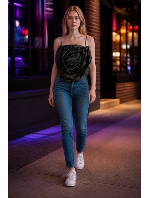 3638 Official Store 3 Boyutlu Gül Detaylı Ince Askılı Bluz S