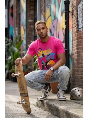 Exve Exclusive Pembe Üzerine Renkli Kaykaycı Figürlü ve Skate Yazılı Erkek Tişört Pamuk Penye T-Shirt