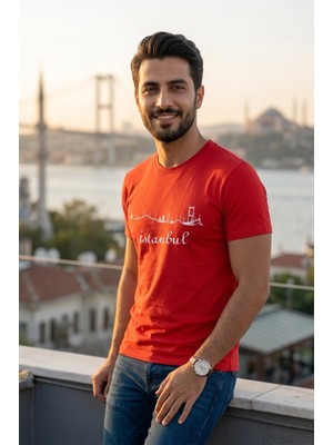 Exve Exclusive Kırmızı Üzerine Beyaz Çizgisel Istanbul Şehir Köprü Silüeti ve Istanbul Yazılı Erkek Tişört Pamuk Penye T-Shirt