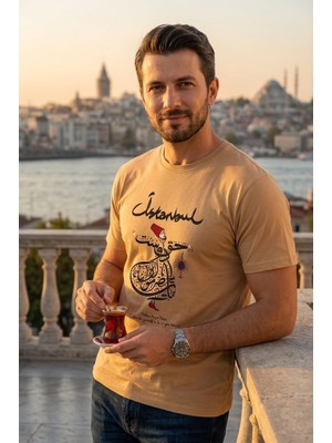 Exve Exclusive Bej Üzerine Siyah Istanbul Yazılı ve Hat Sanatıyla Semazen Motifli Erkek Tişört Pamuk Penye T-Shirt