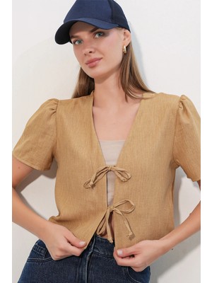 Hiccup Kadınlar Bdart Dokulu V-Yaka Keten Karışımlı Crop Top Deve Kahvesi