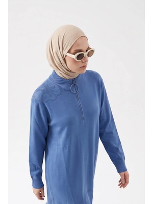 Armine Yarım Fermuarlı Hakim Yaka Çiçek Desenli Triko Tunik 25KTD4111 İndigo
