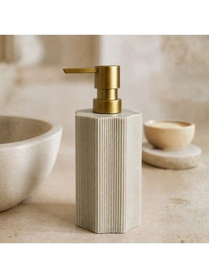 Meturas Dokulu Polyresin Sıvı Sabunluk, Gold Renk Pompalı Modern Geometrik Tasarım, Banyo ve Mutfak Için Dekoratif Sabun ve Deterjan Dispenseri, 450 Ml, 8 × 8 × 18 cm Krem