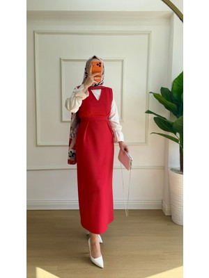 Nisa Nalbantoğlu Kırmızı Krep Düz Kesim tesettür jile