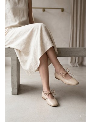 Yula Fashion Shoes Mia Kadın Kapalı Bağcıklı Şık Babet- Bej