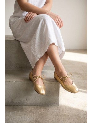 Yula Fashion Shoes Mia Kadın Kapalı Bağcıklı Şık Babet- Gold