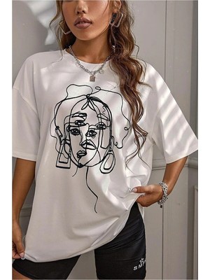 Kozz Style   Kadın Çizgili Figür Oversize Beyaz Tişört