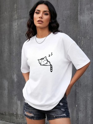 Kozz Style Kadın Sleeping Baskı Organik Pamuk Relaxed Fit Yuvarlak Yaka Tişört Beyaz