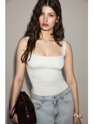 Ethiquet Nerra Kadın Yumuşak ve Esnek Kumaşlı U Yakalı Çıtçıtlı Vucuda Oturan Ekru Body Suit