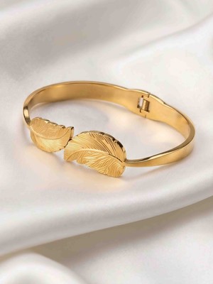 Kararmaz Gold Yaprak Desenli Çelik Kelepçe Bileklik