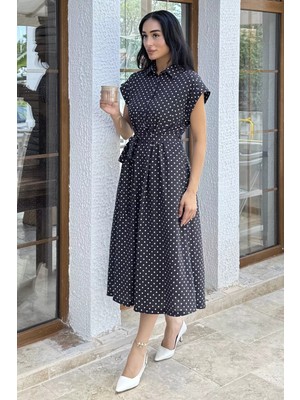 Gülseli Kadın Polo Yaka Ön Yarım Düğmeli Puantiyeli Elbise P-00022912