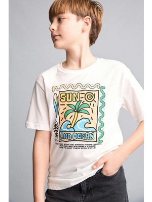 DeFacto %100 Pamuk New Regular Fit Bisiklet Yaka Baskılı Kısa Kollu Tişört Erkek Çocuk H4338A826HS