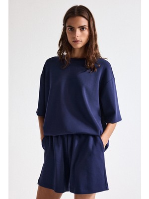 DeFacto Ultra Yumuşak Oversize Bisiklet Yaka Basic Modal Kısa Kollu Lacivert Tişört G8536AX26SP