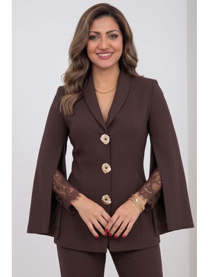 Zishan Fashion Kadın Krep Ceket Pantolon Ikili Takım – Pelerin Kol Dantel Detaylı Şık Büyük Beden Abiye Takım 36011