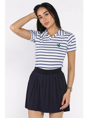 Gülseli Kadın Polo Yaka Çizgi Desenli Nakışlı Tişört P-00022622