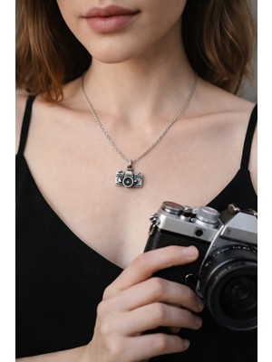 Yağmur Kadın  Unisex Kolye Fotoğrafçı Fotoğraf Makinesi Kolyesi Aksesuar Takı Hediyelik Arkadaş Doğumgünü Sevgili Hediye Fotoğrafçı Kolyesi