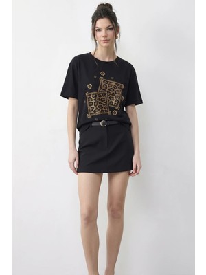 Efnaz Style Kadın Taş Baskılı Leopar Desenli Bisiklet Yaka Regular Fit T Shirt Siyah