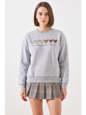 Efnaz Style Kadın Üç Iplik Şardonlu Renkli Kalp Baskılı Gri Melanj Sweatshirt