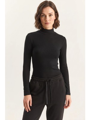 Efnaz Style Kadın Ultra Soft Yarım Balıkçı Yaka Siyah Bluz